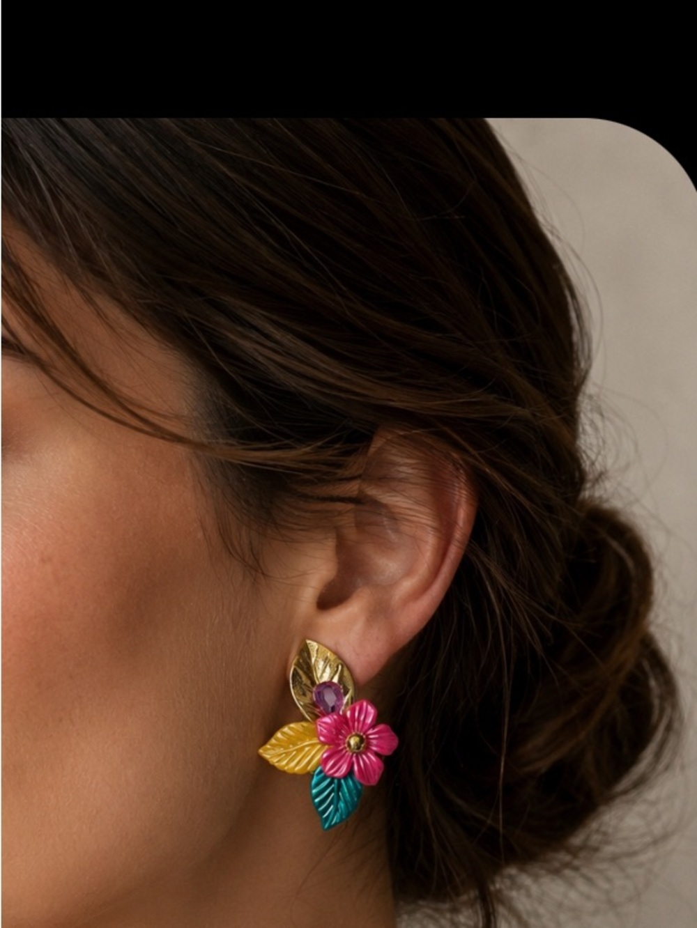 1980's Vintage-Inspired Floral Clip On Earrings